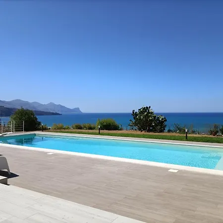 Flo Villa *