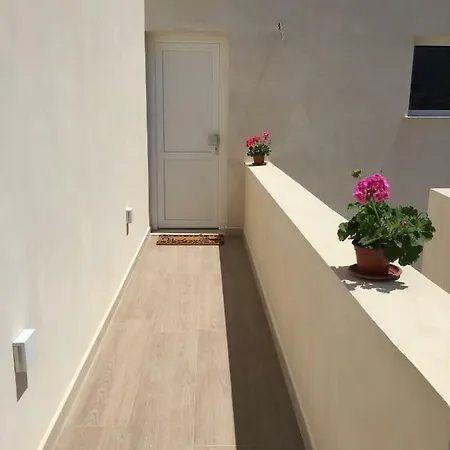Flo Villa